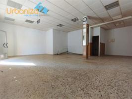Local comercial en venta en Badajoz, Estación photo 0