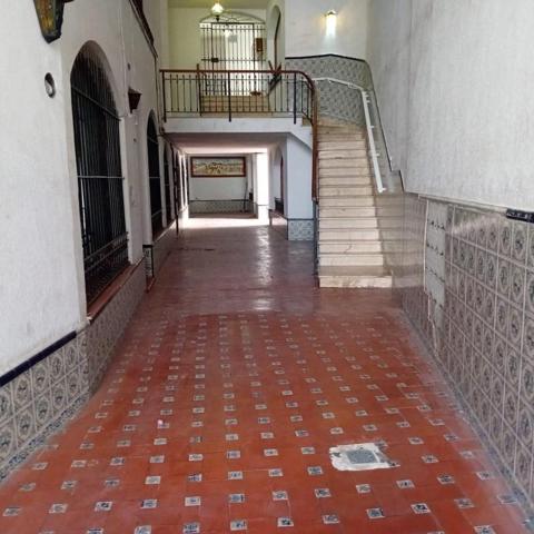 Local comercial en venta en Algeciras, Centro photo 0