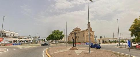 Adosada en venta en Lora del Río, Andalucia photo 0