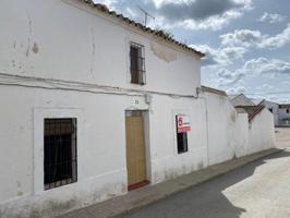 Casas de pueblo en venta en Ahillones photo 0