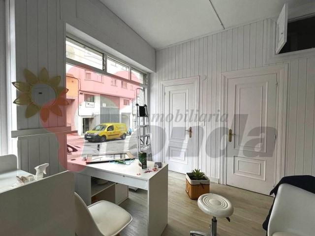 Local comercial en venta en Lugo photo 0