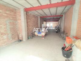 Local comercial en venta en Ontinyent, Llombo photo 0