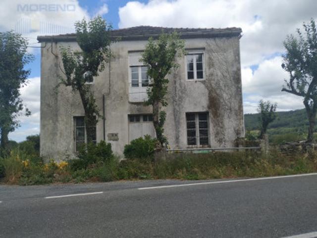 Casa con terreno en venta en Samos, Castroncán photo 0
