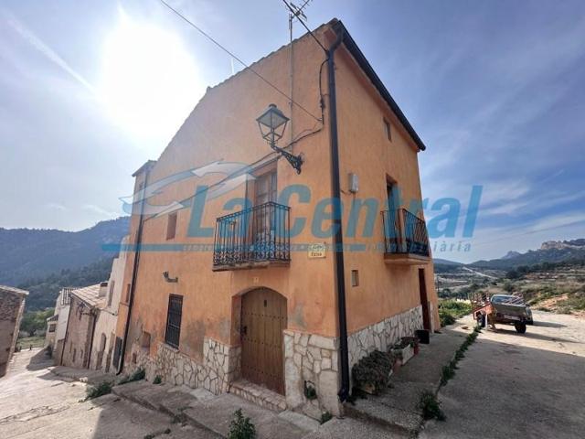 Casa en venta en Prat de Comte photo 0