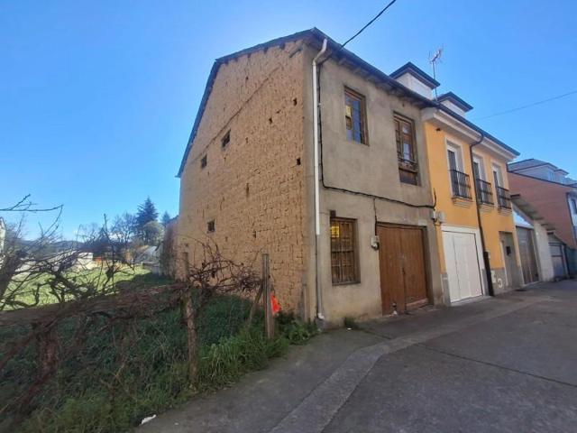 Casa con terreno en venta en Camponaraya, Centro photo 0