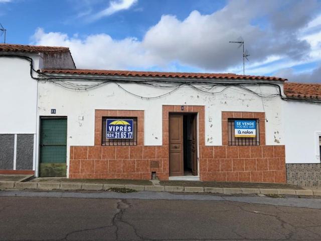Casas de pueblo en venta en Fuente de Cantos photo 0