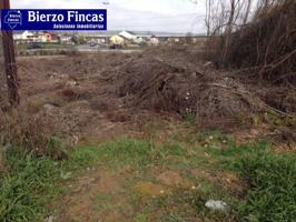 Terreno en venta en Ponferrada, Columbrianos photo 0