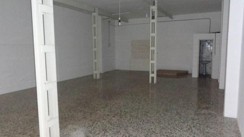 Local comercial en venta en Elda, Av. acacias photo 0