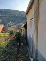 Casa con terreno en venta en Ponferrada, Pueblo photo 0