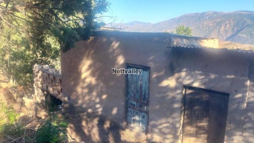 Casa con terreno en venta en Lanjarón photo 0