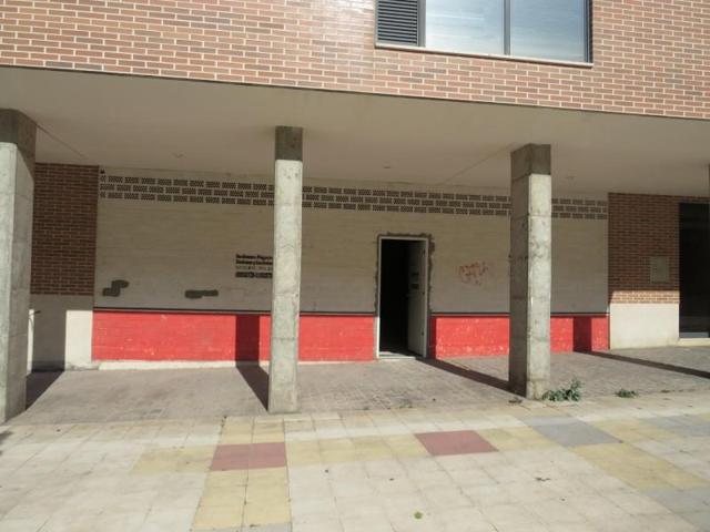 Local comercial en venta en Valladolid, Pajarillos photo 0