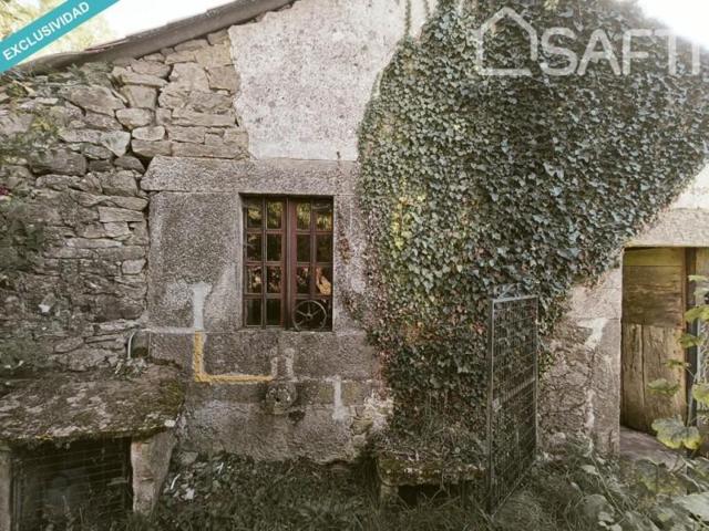 Casa con terreno en venta en Lalín photo 0