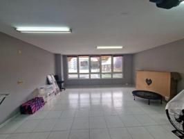 Local comercial en venta en Boiro photo 0