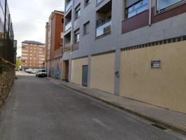 Garaje en venta en Ponferrada, Alta photo 0