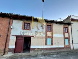 Casa en venta en Ardón photo 0