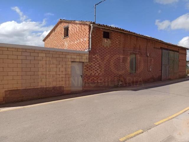 Edificio en venta en Hormilla photo 0