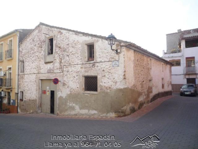 Casa en venta en Azuébar, Azuebar photo 0