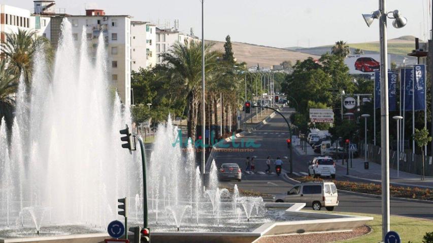 Local comercial en venta en Córdoba, Sector Sur Zona Baja photo 0