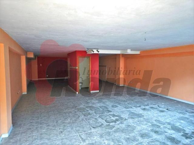Local comercial en venta en Lugo photo 0