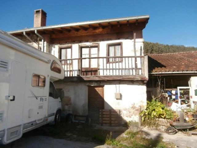 Casas de pueblo en venta en Los Corrales de Buelna, Barros photo 0
