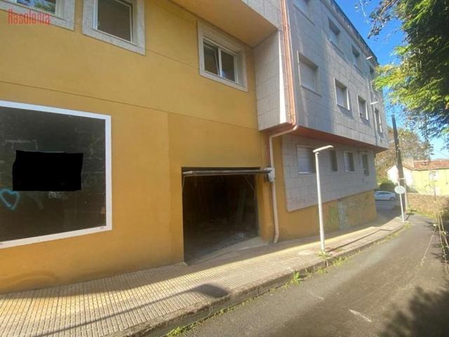 Local comercial en venta en Carral, Carral photo 0