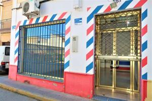 Local comercial en venta en Brenes, Brenes photo 0