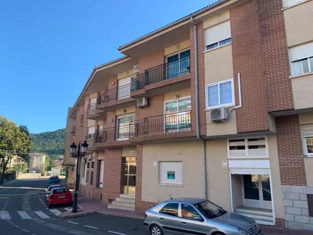 Local comercial en venta en Santa Maria del Tiétar photo 0