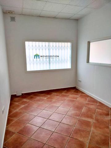 Local comercial en venta en Villamartín, Las lomas photo 0