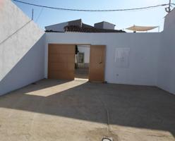 Local comercial en venta en Valverde de Burguillos, Valverde de Burguillos photo 0