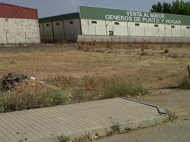 Terreno en venta en Quintanar de la Orden, Marie curie, 20, 45800 photo 0