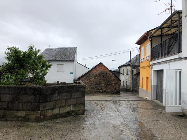 Casa con terreno en venta en Fontoria, Calle Guzmán El Bueno, 24434 photo 0