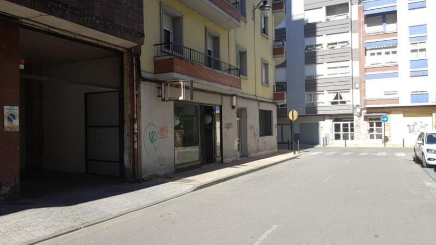 Local comercial en venta en Ponferrada, Alta photo 0