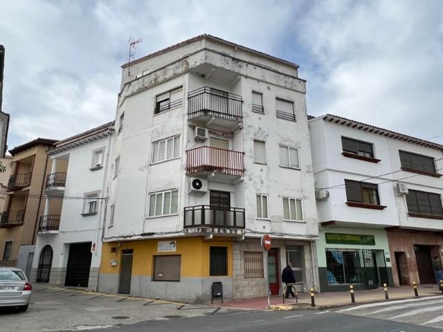 Piso en venta en Losar de la Vera photo 0