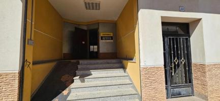 Local comercial en venta en Ceuti, Centro photo 0