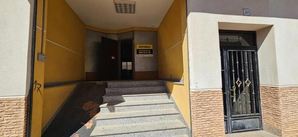 Local comercial en venta en Ceuti, Centro photo 0