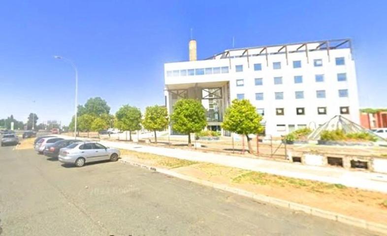 Oficina en venta en Sevilla, Sevilla Este photo 0