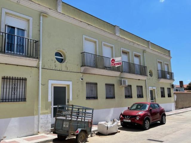 Piso en venta en Burguillos del Cerro photo 0