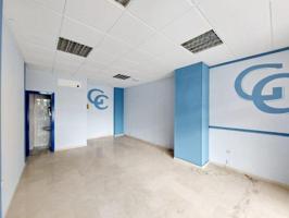 Local comercial en venta en Badajoz, Valdepasillas photo 0
