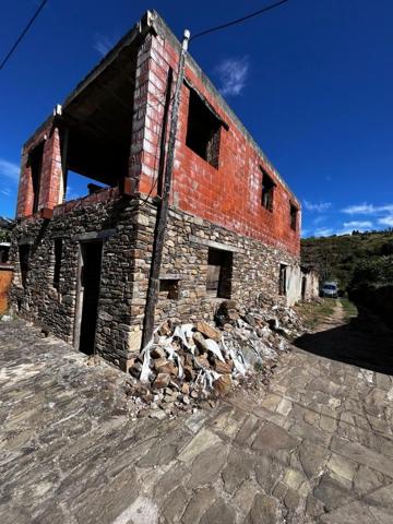 Casa con terreno en venta en Ponferrada, Lombillo photo 0