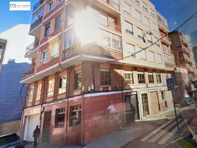Local comercial en venta en León, El Crucero photo 0