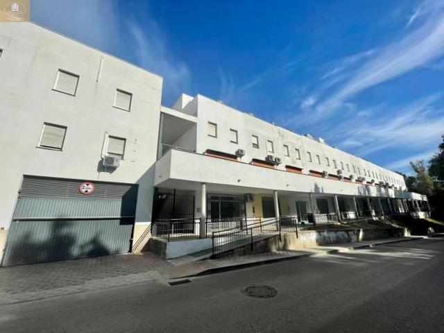 Local comercial en venta en Coria del Río, Centro photo 0