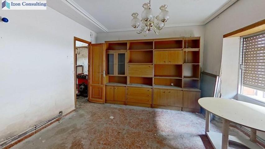 Casa en venta en Villarrobledo, Semicentro photo 0