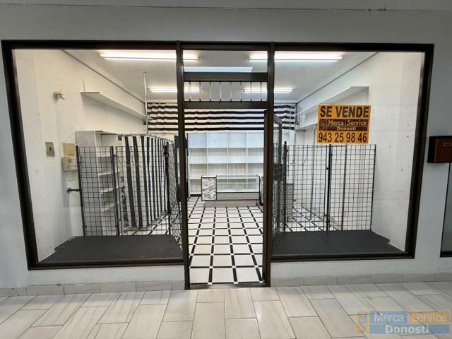 Local comercial en venta en Donostia-San Sebastián, Bidebieta photo 0