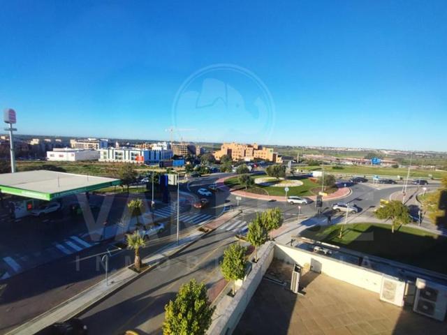 Oficina en venta en Bormujos photo 0