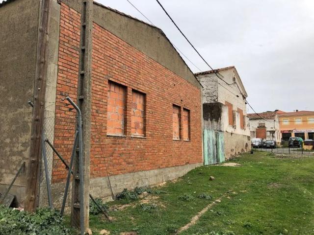 Nave industrial en venta en Madroñera photo 0