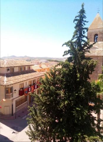 Piso en venta en Montealegre del Castillo, Centro photo 0