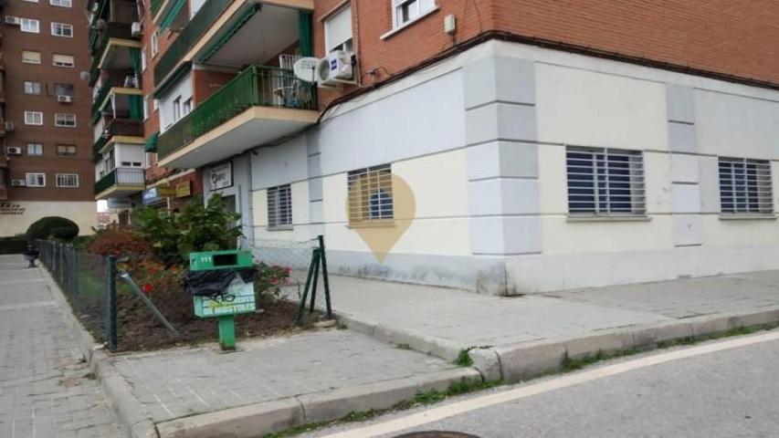 Local comercial en venta en Móstoles photo 0