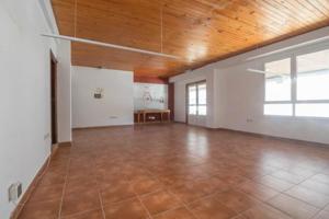 Local comercial en venta en Cambre, Temple photo 0