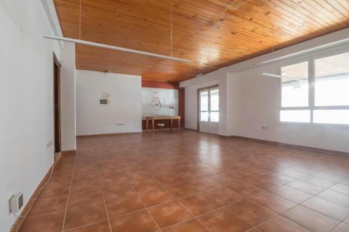 Local comercial en venta en Cambre, Temple photo 0