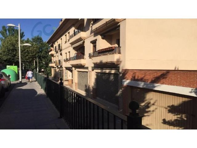 Local comercial en venta en Monachil photo 0